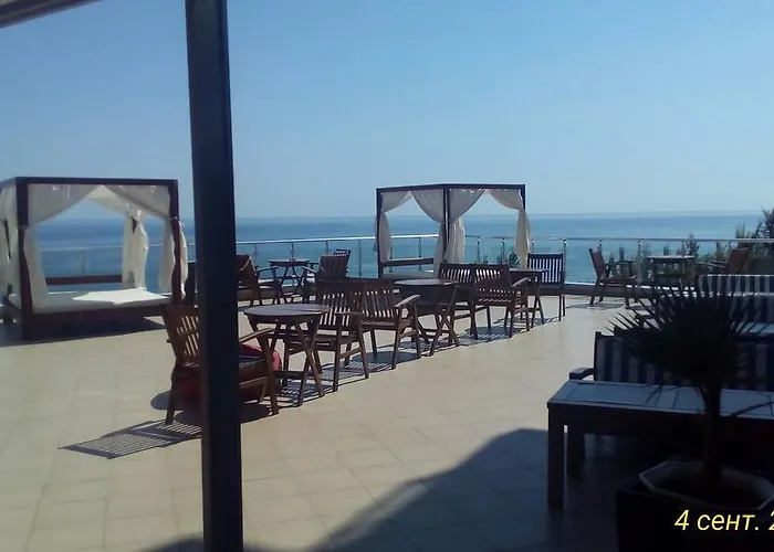 Silver Complex Apartment *